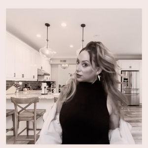 Meet your Posher, Holly